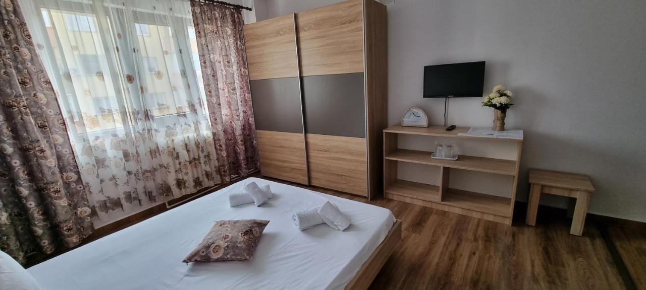 Hotel Dacor Orăştie Kültér fotó