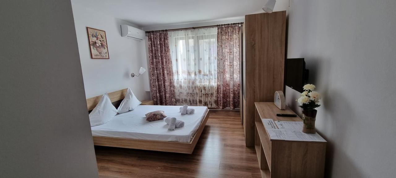 Hotel Dacor Orăştie Kültér fotó