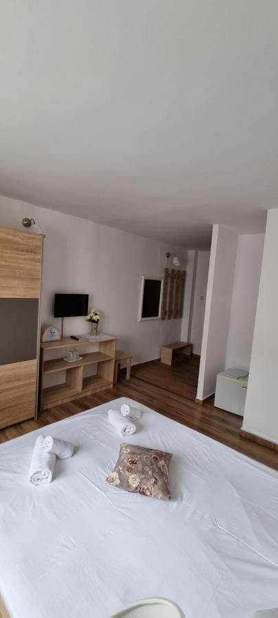 Hotel Dacor Orăştie Kültér fotó