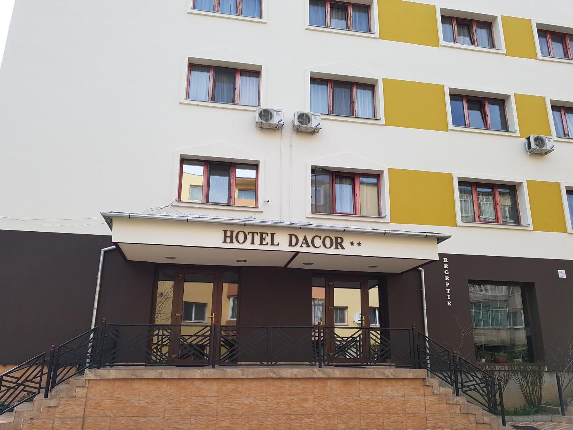Hotel Dacor Orăştie Kültér fotó