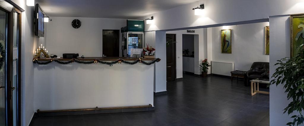 Hotel Dacor Orăştie Kültér fotó