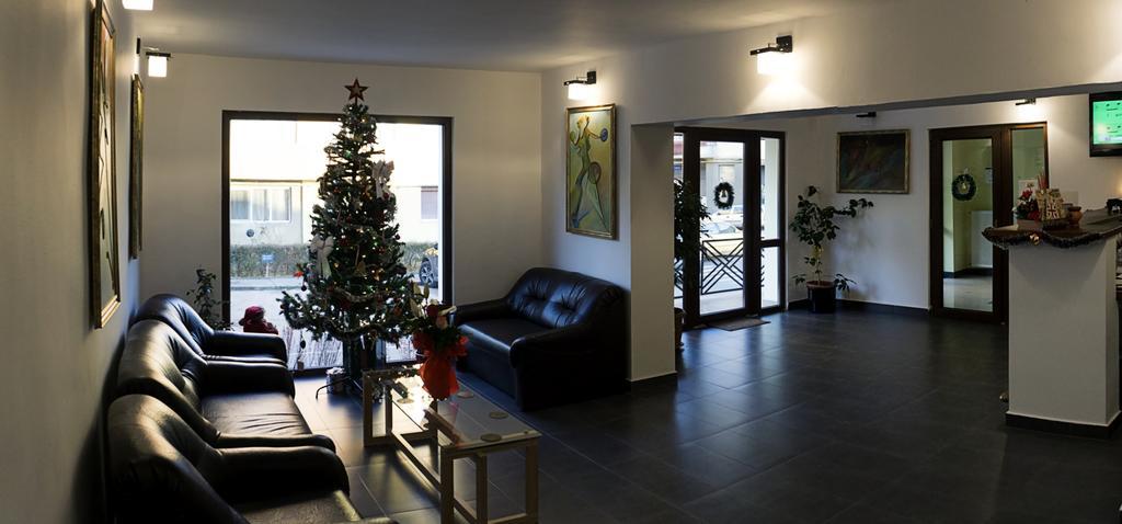 Hotel Dacor Orăştie Kültér fotó