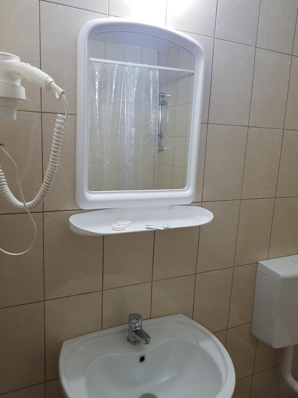 Hotel Dacor Orăştie Kültér fotó