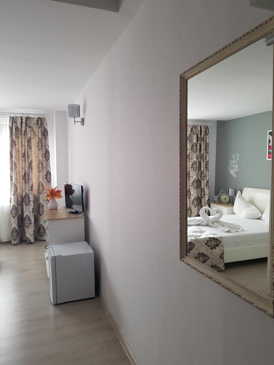 Hotel Dacor Orăştie Kültér fotó
